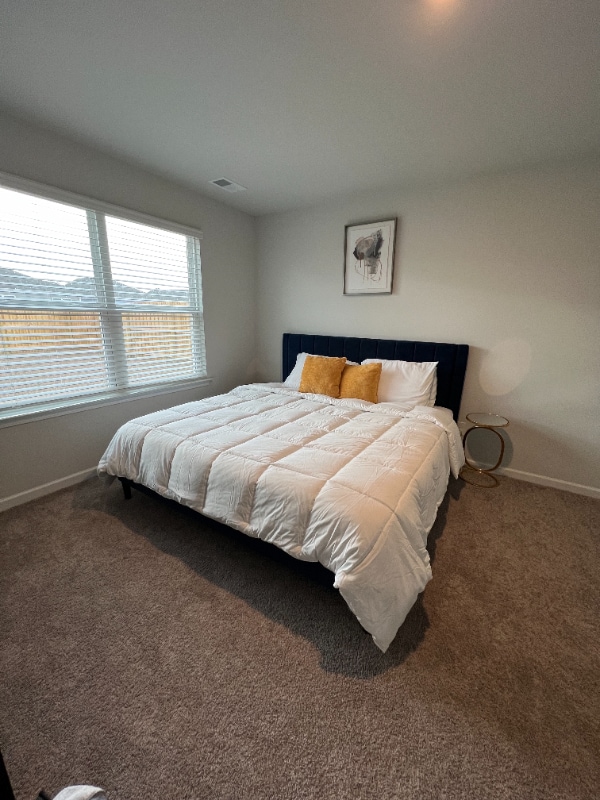 Building Photo - 8183 E Highcroft Dr NE