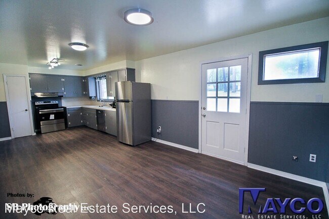 Building Photo - 3 br, 2 bath House - 9336 Pine Grove St.