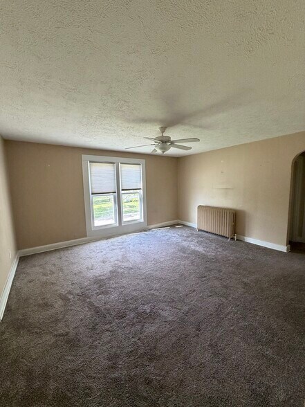 Building Photo - 302 Bluff St