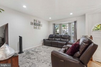 Building Photo - 13118 Plotner Farm Rd