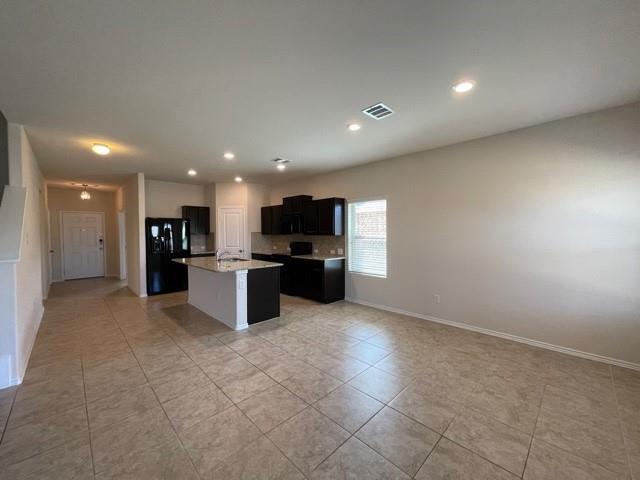 Building Photo - 1001 Hillrose Dr