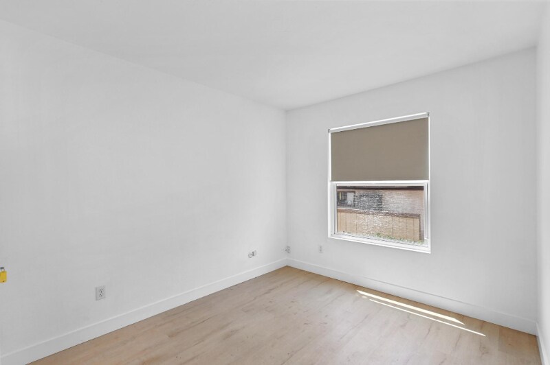 Building Photo - 9908 Knollview Dr