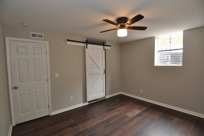 Building Photo - 820 Patricia Dr