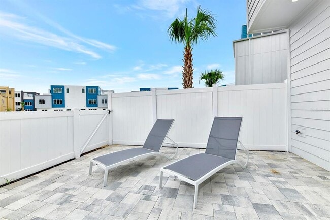 Building Photo - 7770 Sandy Ridge Dr