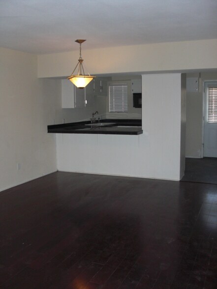 Building Photo - 6501 N 17th Ave