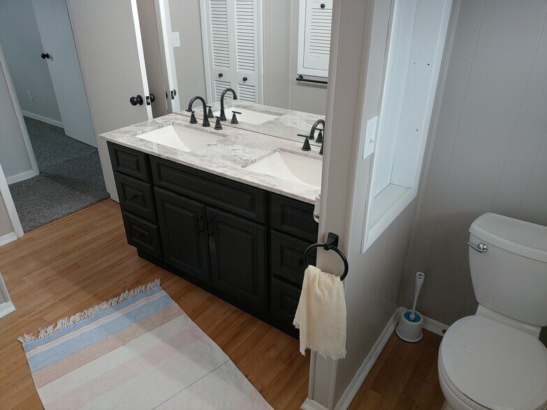 Building Photo - 6694 Boneta Rd