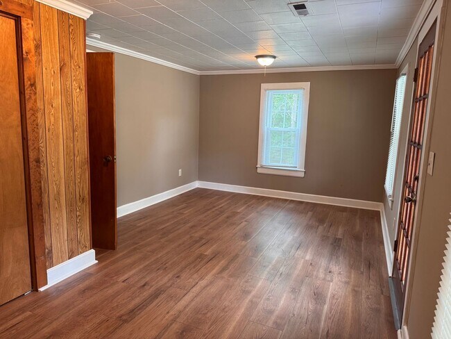 Building Photo - 5680 Jackson Creek Rd