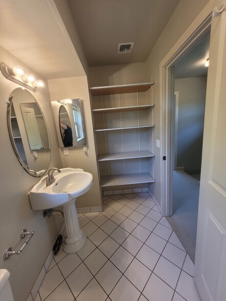Full Bath Upstairs - 28 Hoku Pl