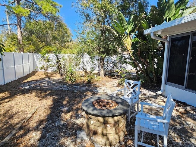 Building Photo - 272 Loyola Rd