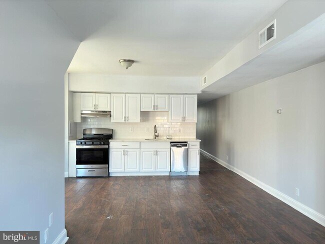 Building Photo - 5425 Christian St