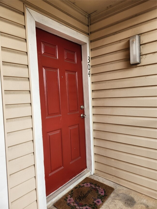 Building Photo - 2750 Holly Hall St