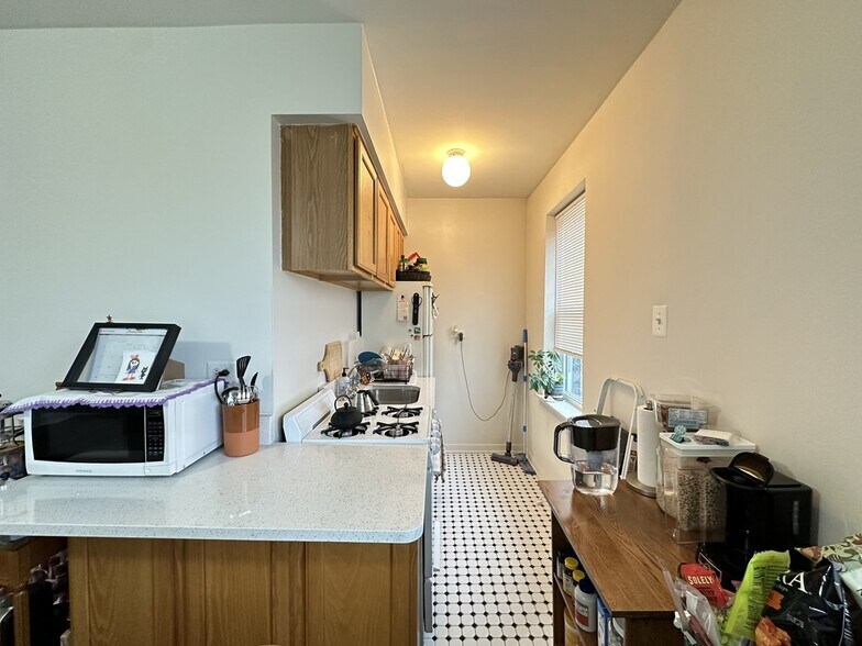 Building Photo - 4532 N Ashland Ave