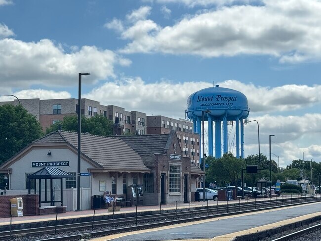 Building Photo - 40 E Northwest Hwy
