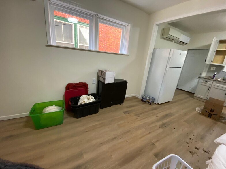 Building Photo - 3215 Summer St