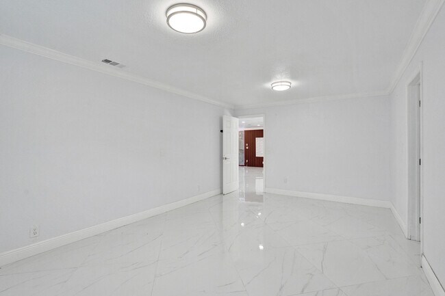 Building Photo - 855 NW 80th Terrace