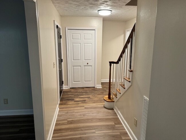 Building Photo - 200 Snead Rd