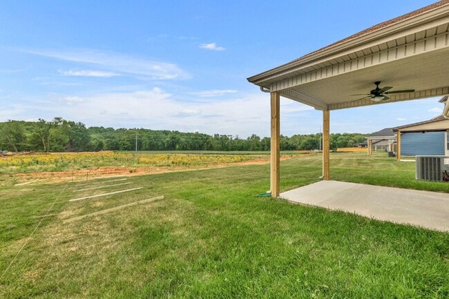 Building Photo - Charming 3 Bedroom Home with 2 Full Baths in Clarksville, TN - Don't Miss Out!