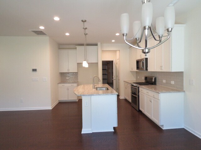 Building Photo - 114 White Crane Ct