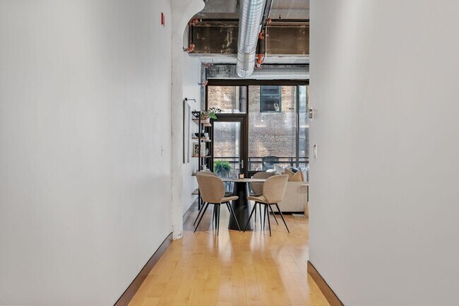 Building Photo - 618 N Washington Ave