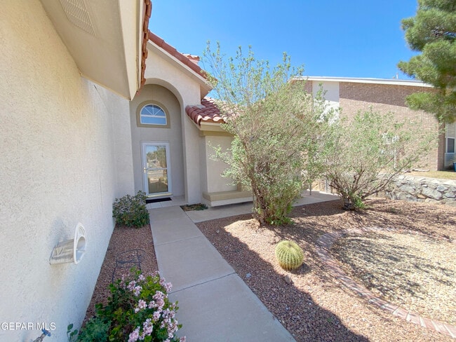 Building Photo - 4320 Loma Del Norte Dr