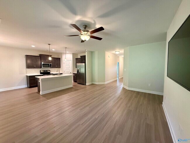 Building Photo - 4018 Rockland Cir SE