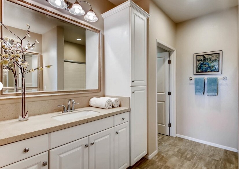 Building Photo - 6610 Canopy Ridge Ln
