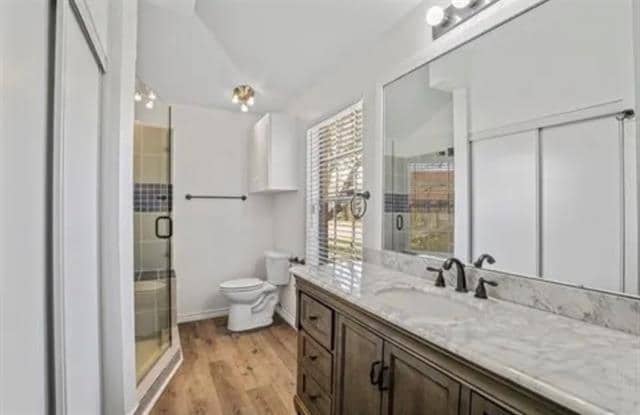 Building Photo - 634 Las Brisas Dr