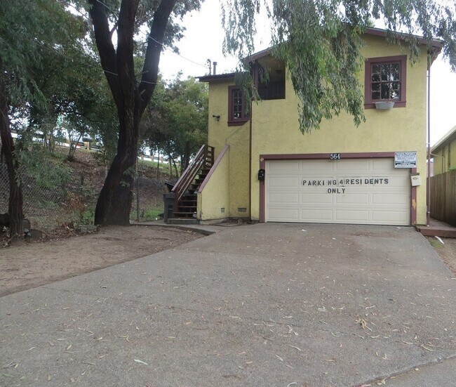 Primary Photo - 564 44th St