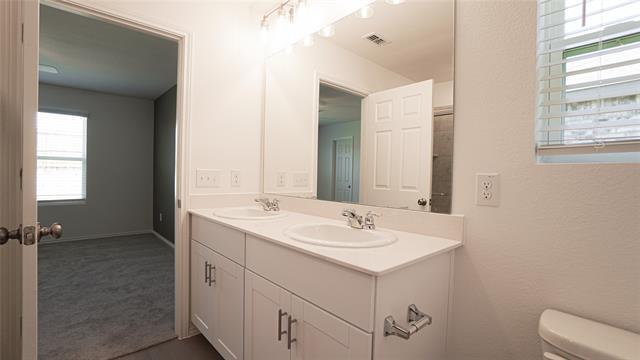 Building Photo - 2043 Pleasant Knoll Cir