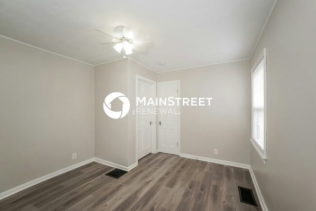 Building Photo - 3 Bedroom Pet-Friendly Home in Indianapoli...