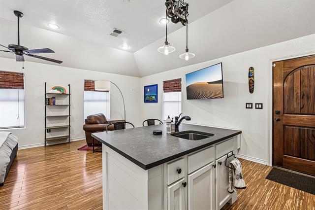 Building Photo - 221 N Lucas Dr