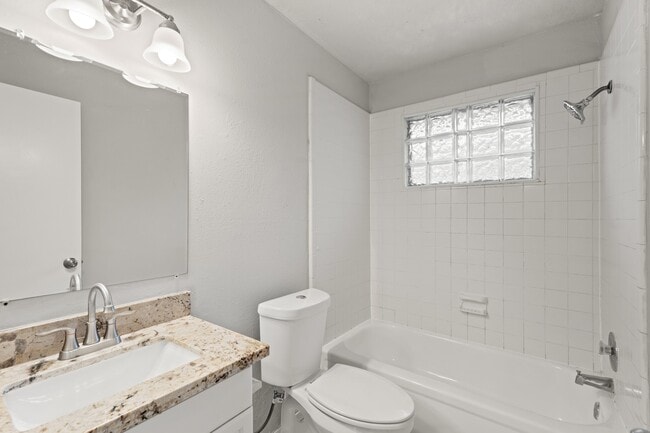 Building Photo - 24030 Silversmith Ln