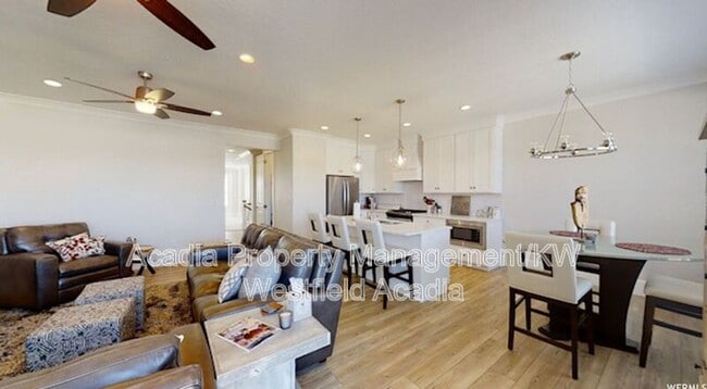 Building Photo - 3713 N 60 E