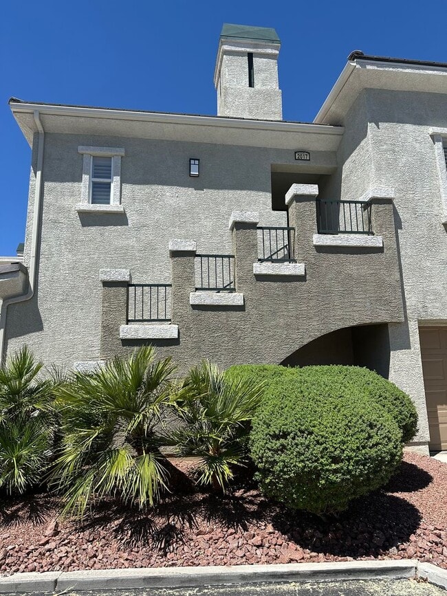 Building Photo - MUST SEE 2 BEDROOM CONDO IN SUMMERLIN!