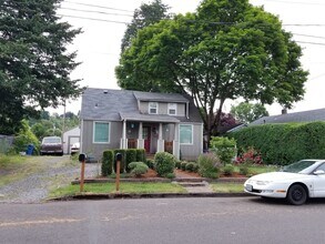 Building Photo - 605 Beech St