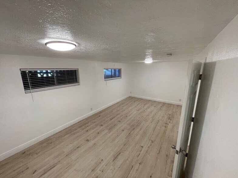 Building Photo - 325 S 200 E