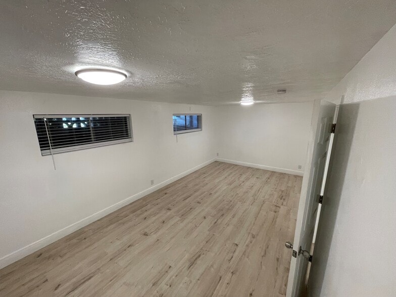 Building Photo - 325 S 200 E