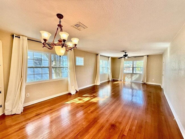 Building Photo - 301 N Madison Ave