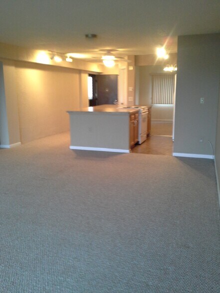 Building Photo - 404 Bay Village Dr