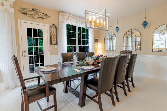 Building Photo - 9201 Trowbridge Cove
