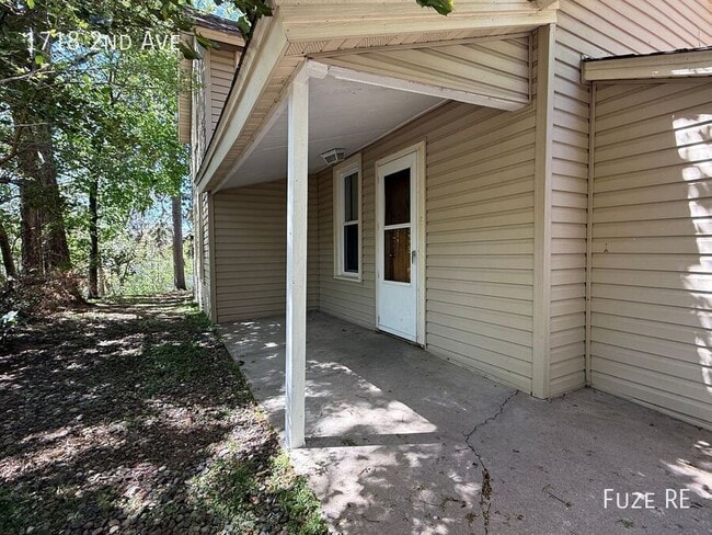 Building Photo - 1718 2nd Ave
