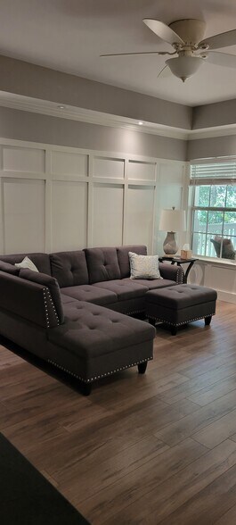 Building Photo - 50 Pebble Beach Cv