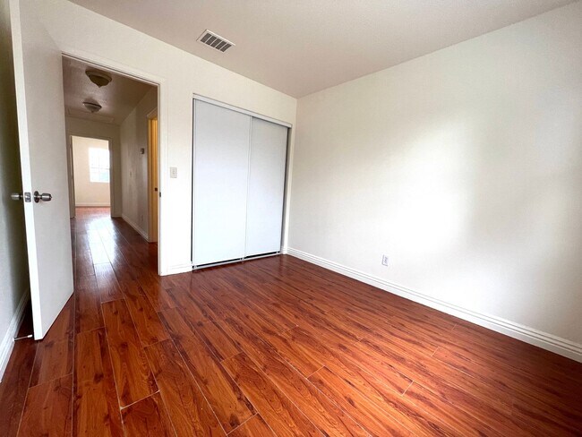 Building Photo - 4548 Aviation St