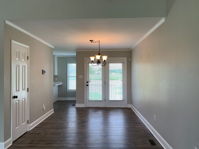 Building Photo - Pretty Home, Featuring 1st Floor Master Su...