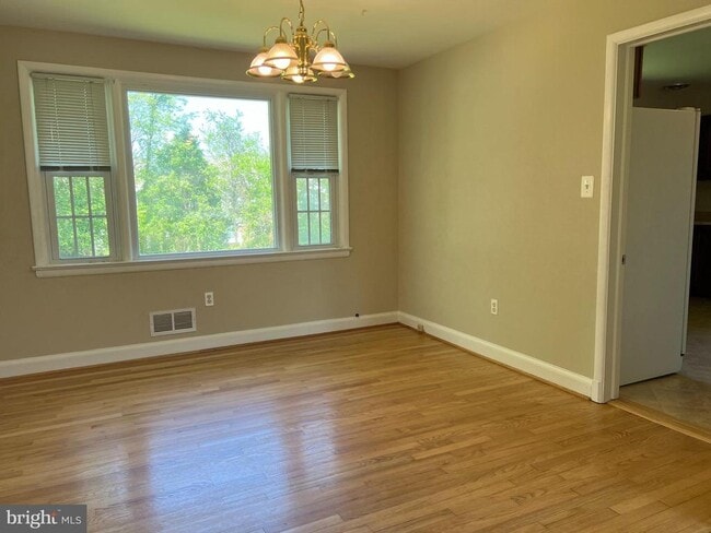 Building Photo - 4616 Willow Run Dr