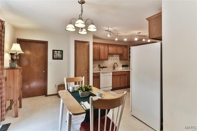 Building Photo - 1106 Illini Dr
