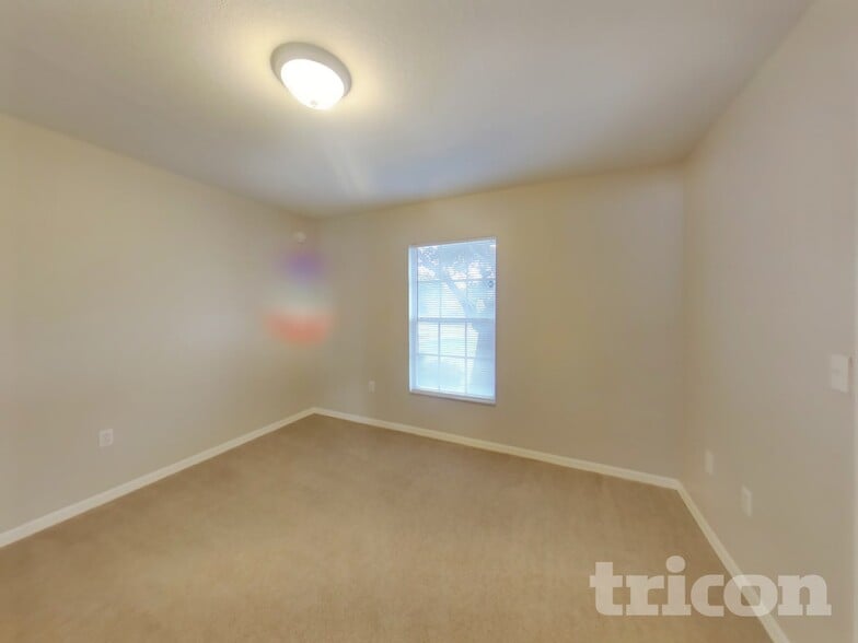 Building Photo - 4739 Acorn Dr