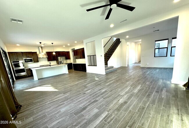 Building Photo - 821 E Monte Wy