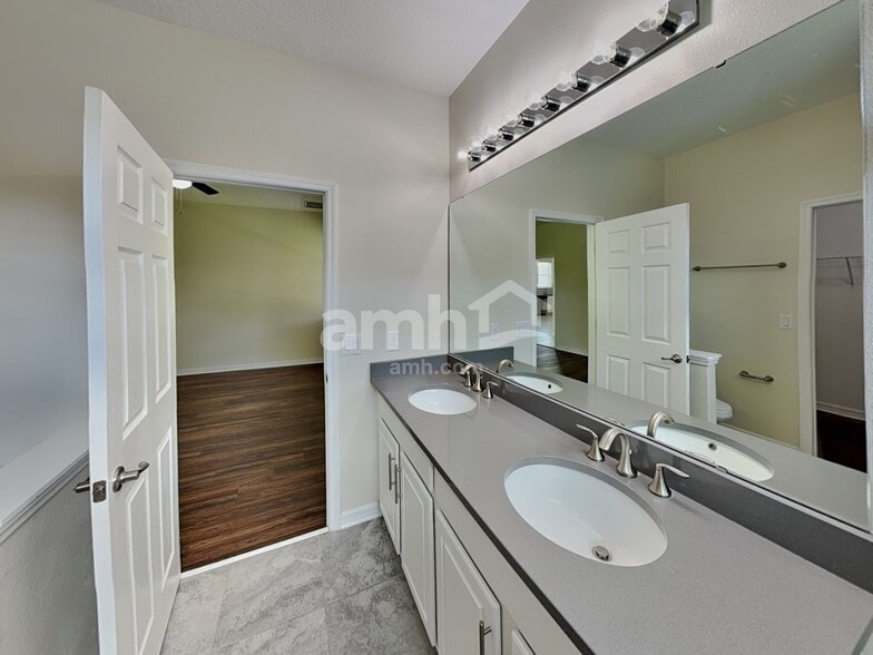 Building Photo - 2729 Corbel Loop