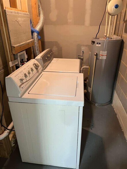 Building Photo - 442 Shady Glen Dr